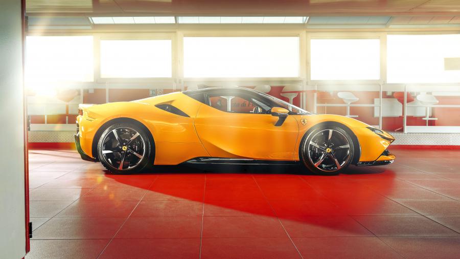  Ferrari SF90 Stradale (F173) 2019 года  (фото 23 из 47)